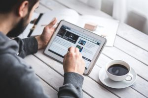 E-gazety i prasa online — gdzie czytać polskie dzienniki cyfrowo